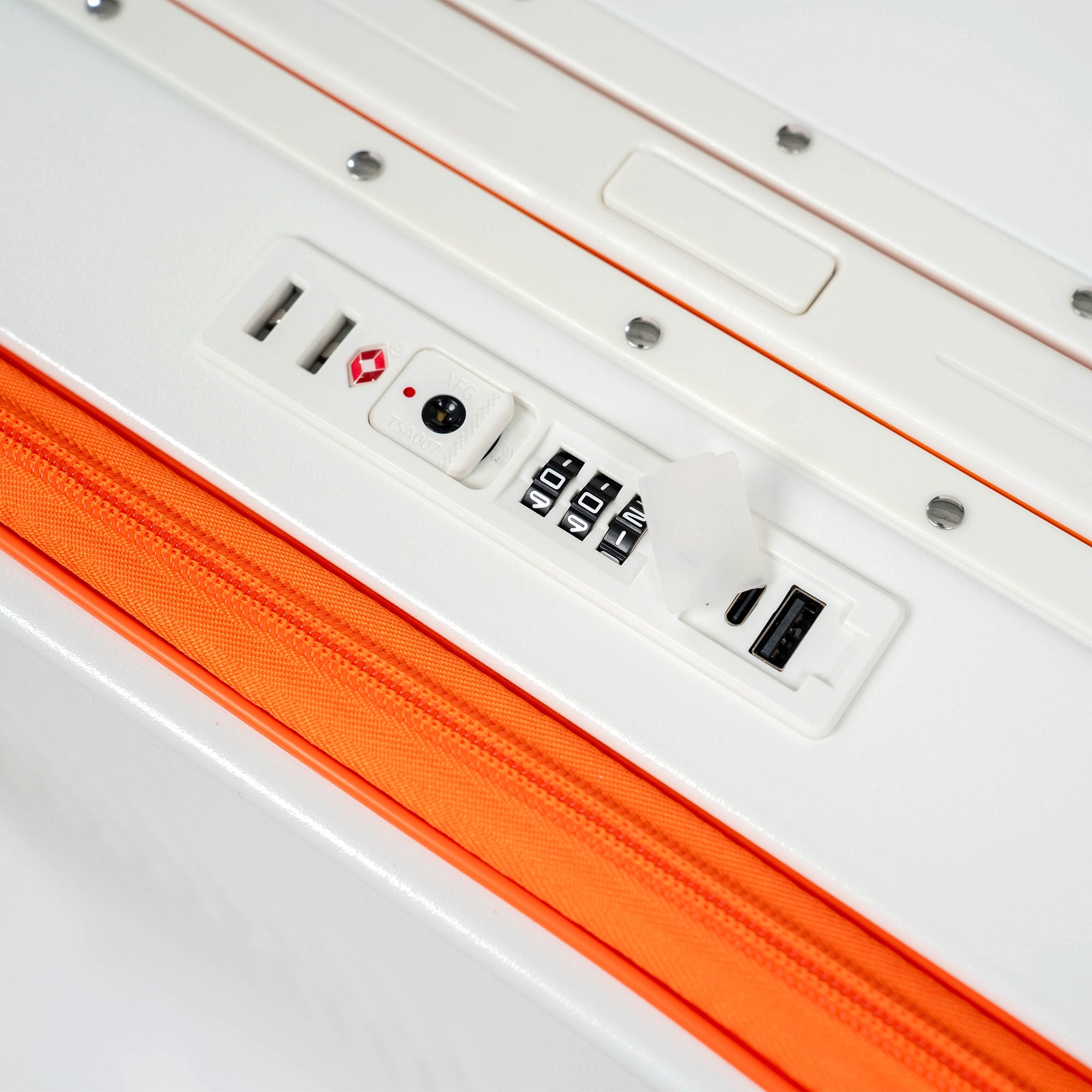 Valise Cabine Premium Business – TSA, Port USB, Compartiment Laptop & Support Téléphone - Blanc & Orange