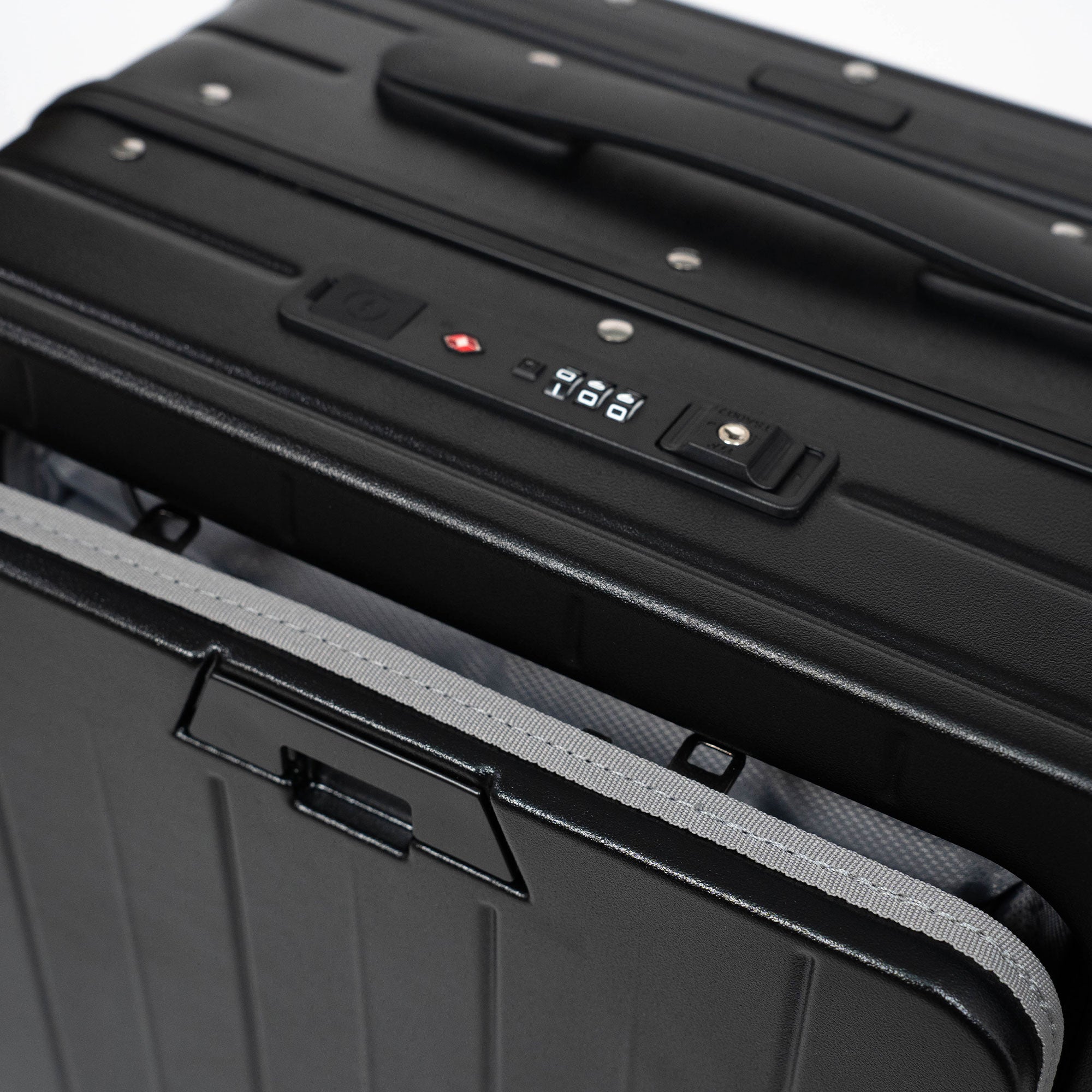 Valise Cabine Titou Premium – TSA, Port USB, Compartiment Laptop & Trolley Large - 8666PRO - Noir